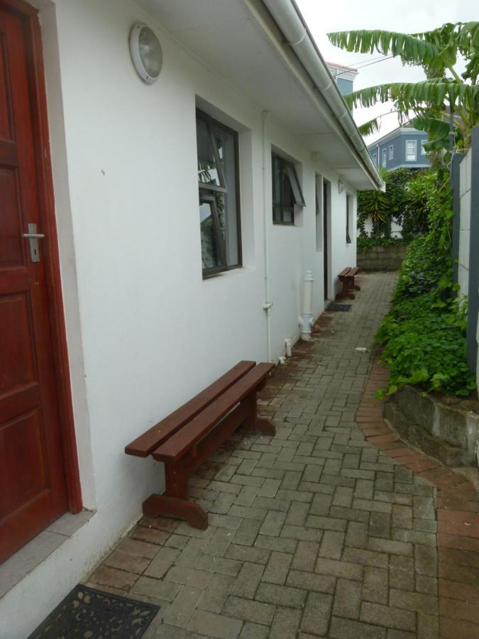 Eland Place Self Catering Guest House Beacon Bay Exterior photo